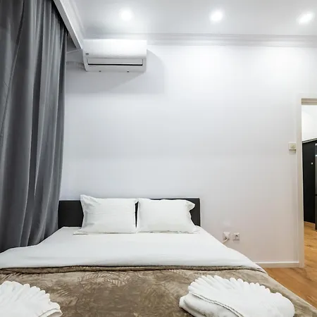 Contemporary & Historic - Piata Romana Apartmán Bukurešť