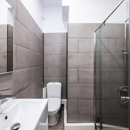 Contemporary & Historic - Piata Romana *