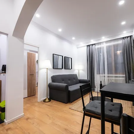 Contemporary & Historic - Piata Romana Apartment Bucharest