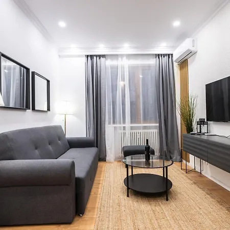 Apartment Contemporary & Historic - Piata Romana