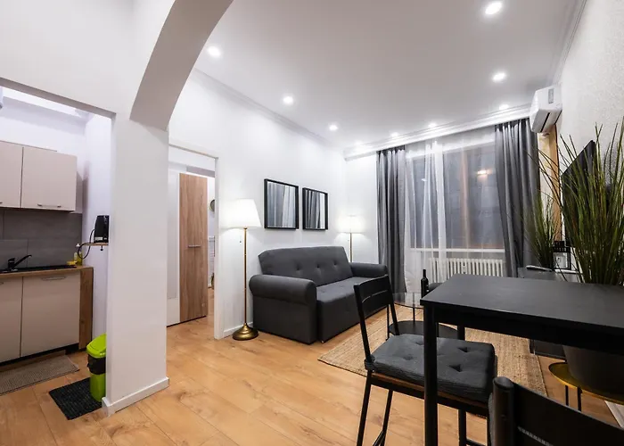 Contemporary & Historic - Piata Romana Apartment Bucharest