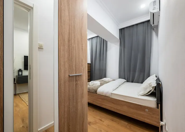 Apartment Contemporary & Historic - Piata Romana Bucharest